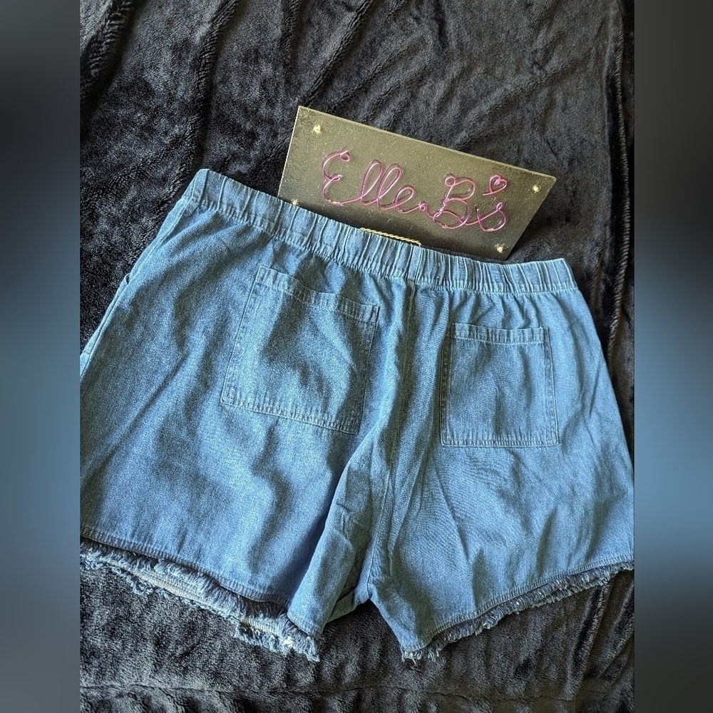 NWOT Real Essentials Blue Denim Color Pull On Shorts 3X - Picture 4 of 4